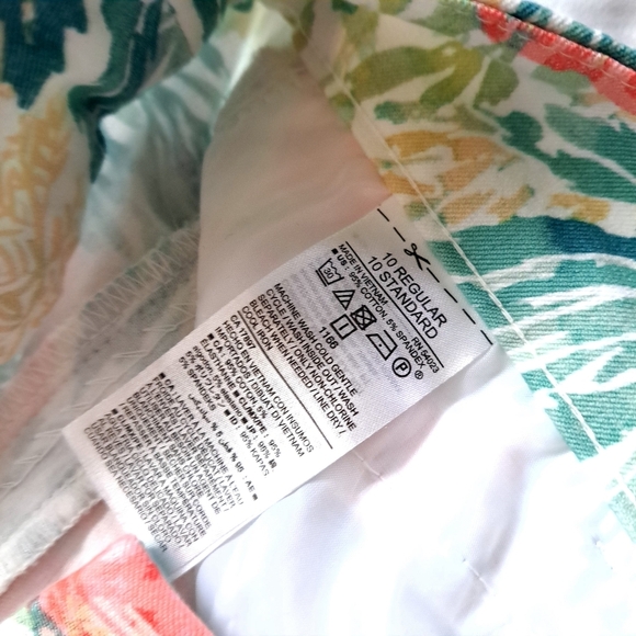 Old Navy | Colorful white pixie mid rise women's pant - Picture 12 of 12